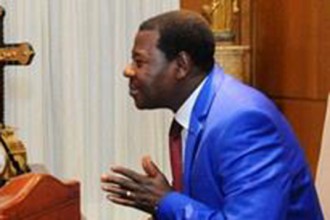 Benin : Boni Yayi drible Robert Dossou